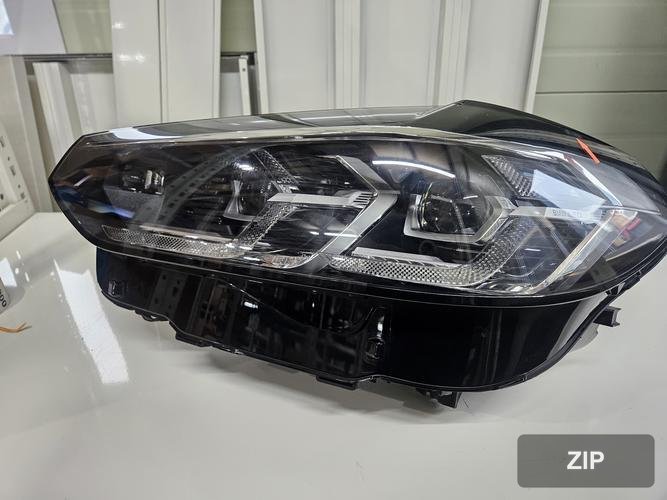 BMW X-Series 2022 — фара левая