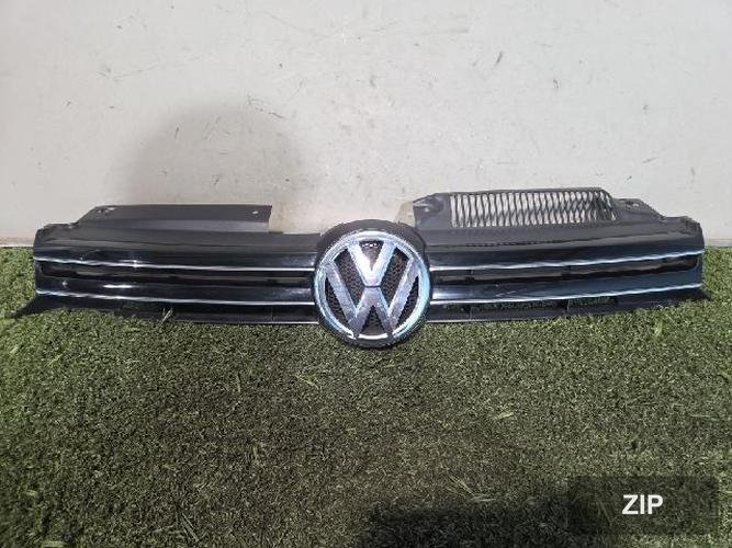 Volkswagen Golf 2010 — решетка радиатора 5K0 853 653