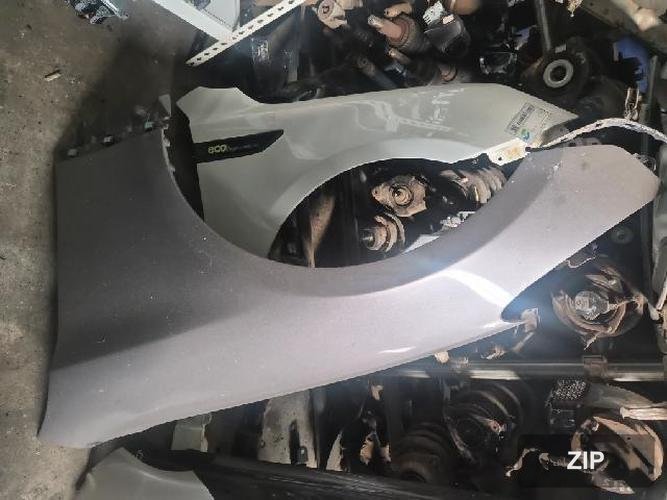 Hyundai Genesis 2009 — крыло левое