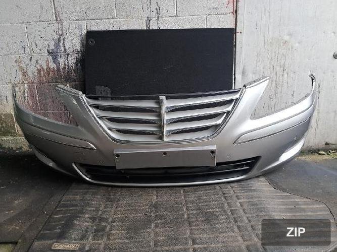 Hyundai Genesis 2011 — передний бампер