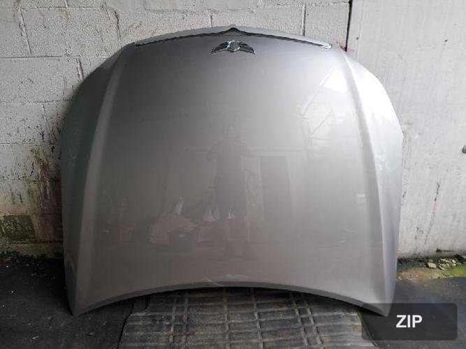 Hyundai Genesis 2011 — капот