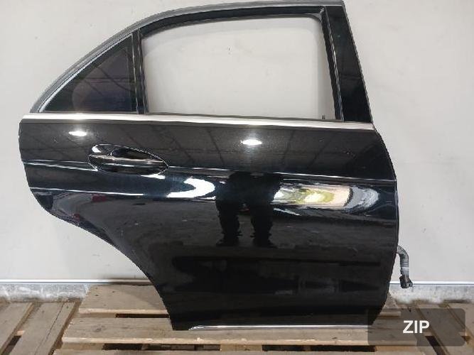 Mercedes-Benz E-Class 2015 — дверь задняя правая