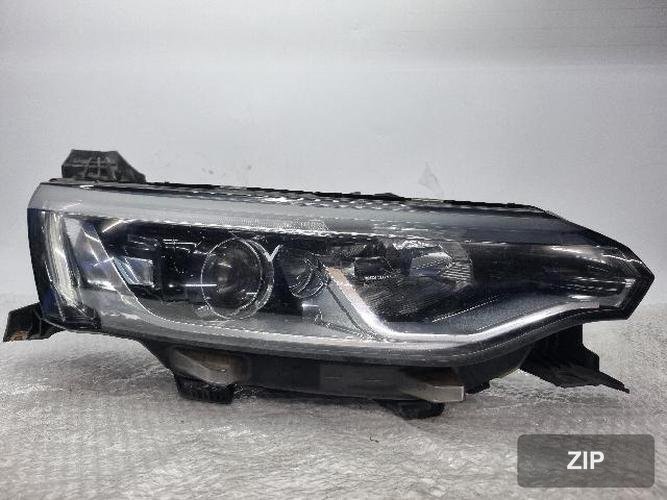 Renault SM6 2019 — фара правая (головной свет)