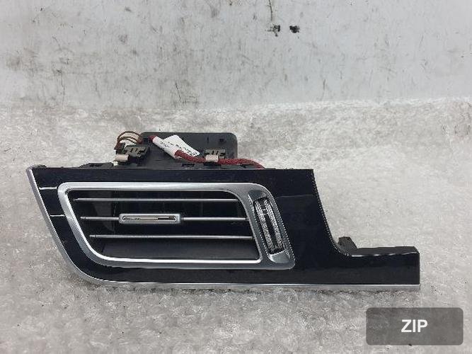 Mercedes-Benz E-Class 2015 — дефлектор воздуховода левый (A2124404050)