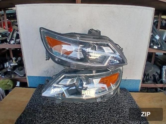 Ford Taurus 2011 — фара правая BG1313005AJ