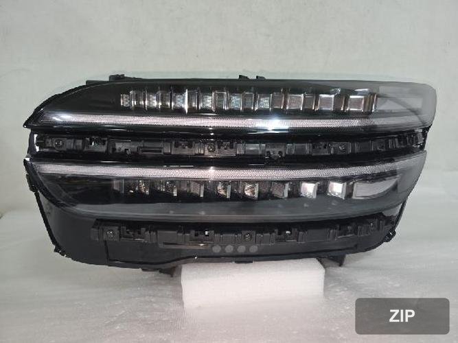 Genesis GV70 2024 — фара левая (LED) 92101 AR610