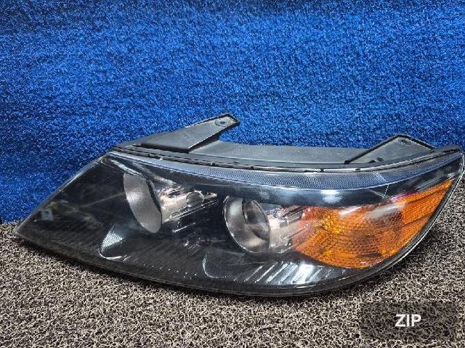 Kia Sorento 2011 — фара левая HID 921012P130 2