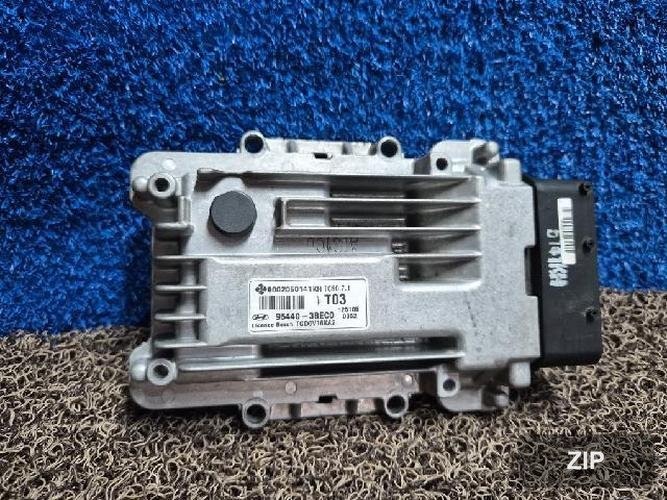 Hyundai i30 2014 — блок управления коробкой (TCU) 954403BEC0