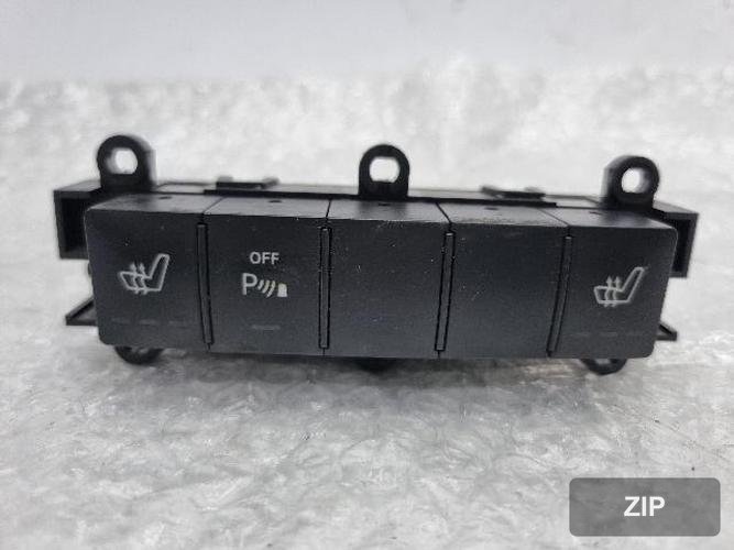 Mercedes-Benz B-Class 2008 — кнопка/переключатель 1698209010