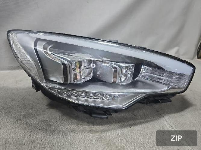 Kia K9 2013 — фара правая 921023T200