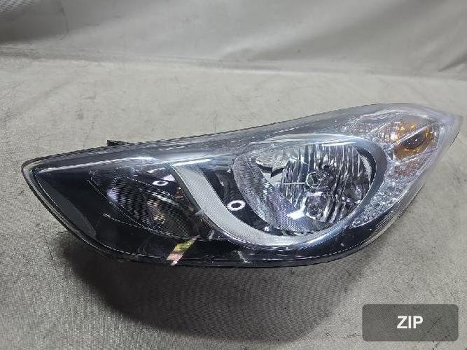 Hyundai Avante 2011 — фара левая 1
