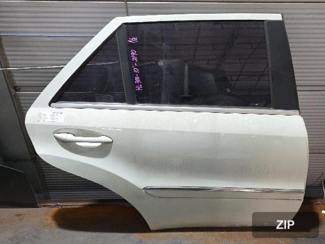 Mercedes-Benz M-класс 2010 — дверь задняя правая