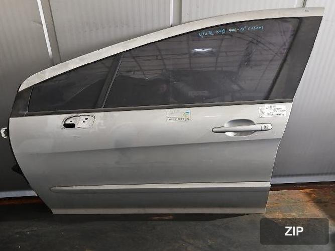 Peugeot 308 2013 — передняя дверь левая 9002Z1