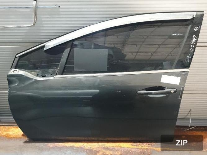 Peugeot 208 2014 — дверь передняя левая 9807820780