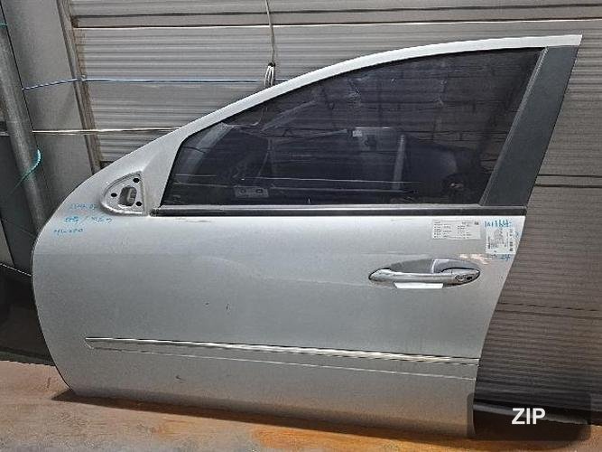 Mercedes-Benz M-Class 2007 — передняя дверь левая A1647200105