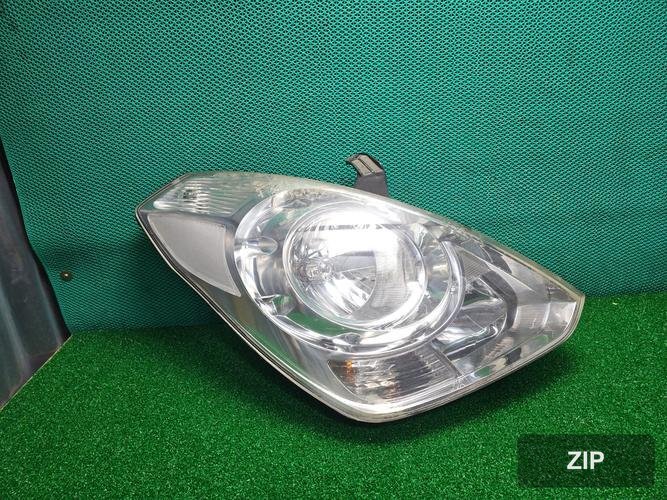 Hyundai Grand Starex 2011 — фара головного света правая 921024H000