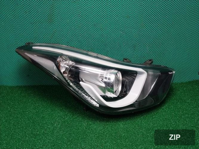 Hyundai Avante 2013 — фара головного света правая 921023X