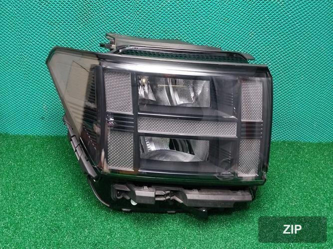 Hyundai Santa Fe 2024 — фара передняя правая LED