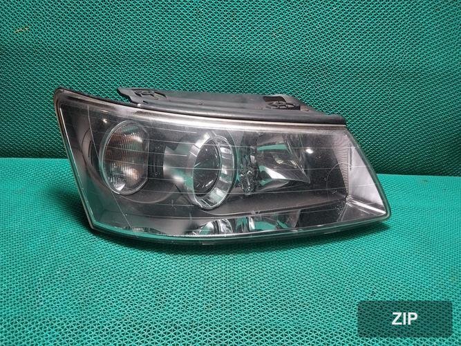 Hyundai Sonata 2005 — фара передняя правая 921023K000