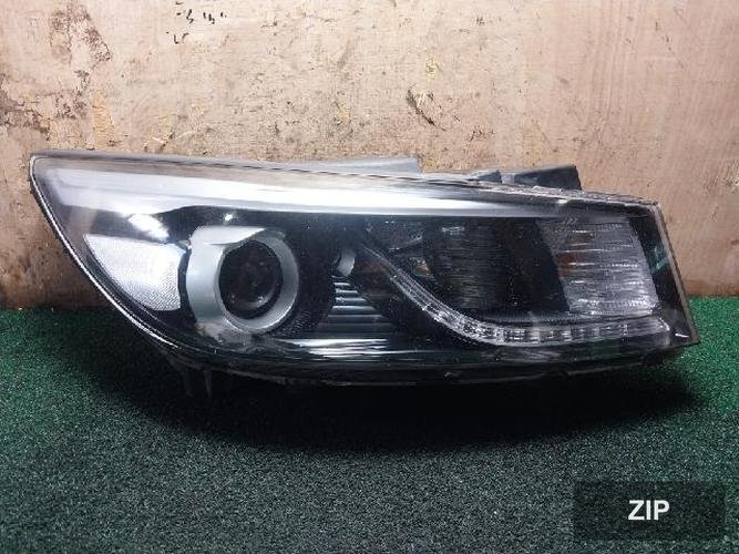 Kia Carnival 2016 — фара правая HID 92102A9040
