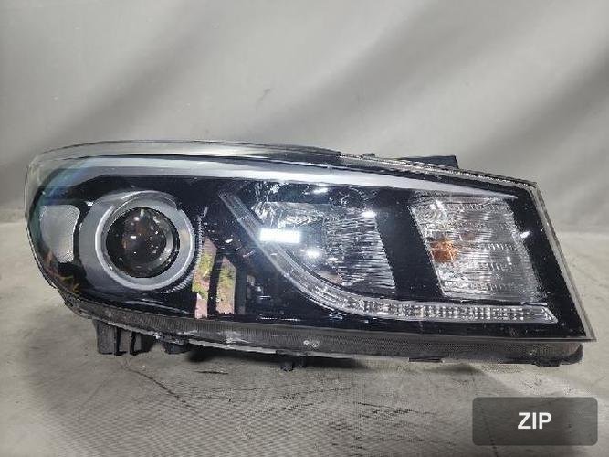 Kia Carnival 2016 — фара правая