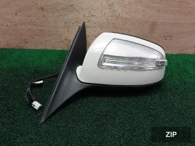 Mercedes-Benz C-Class 2009 — зеркало левое A2048102119