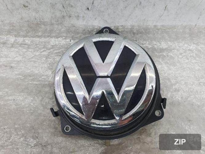 Volkswagen Golf 2015 — ручка багажника (эмблема)