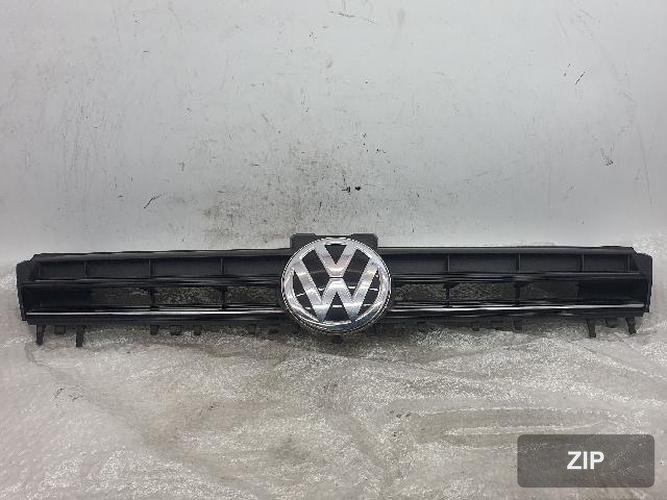Volkswagen Golf 2015 — решетка радиатора 5G0853653E