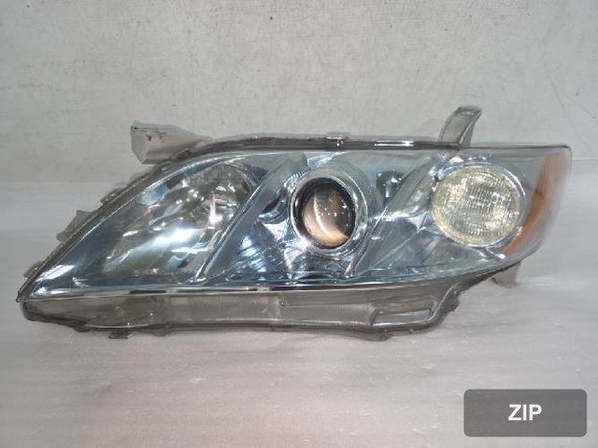Toyota Camry 2011 — фара левая