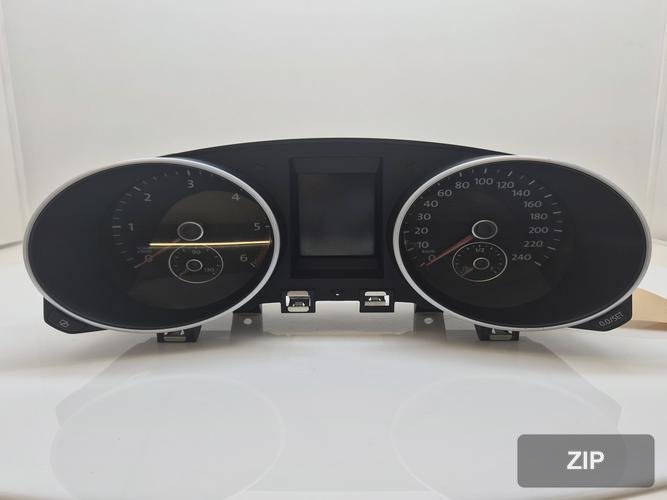 Volkswagen Golf 2011 — приборная панель 5K0920871A