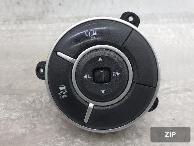 KG Mobility Korando 2013 — кнопка складывания бокового зеркала