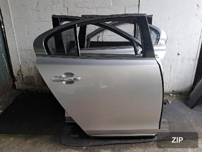 Ford MKS 2013 — дверь задняя правая