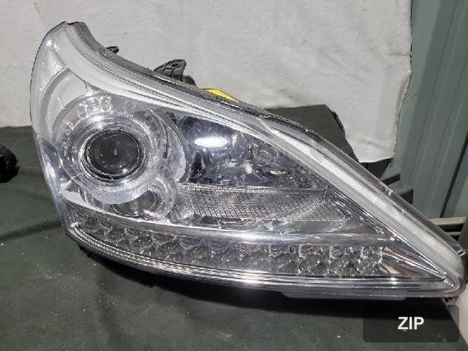 Hyundai Equus 2012 — фара правая в сборе (HID)