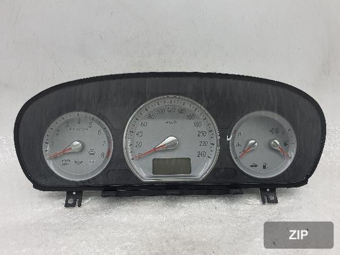 Hyundai Sonata 2005 — приборная панель 94003-3K050