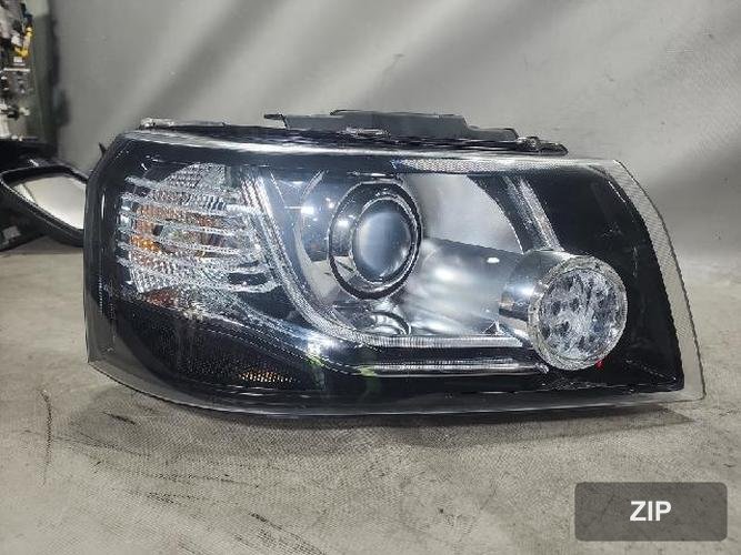 Land Rover Freelander 2015 — фара правая
