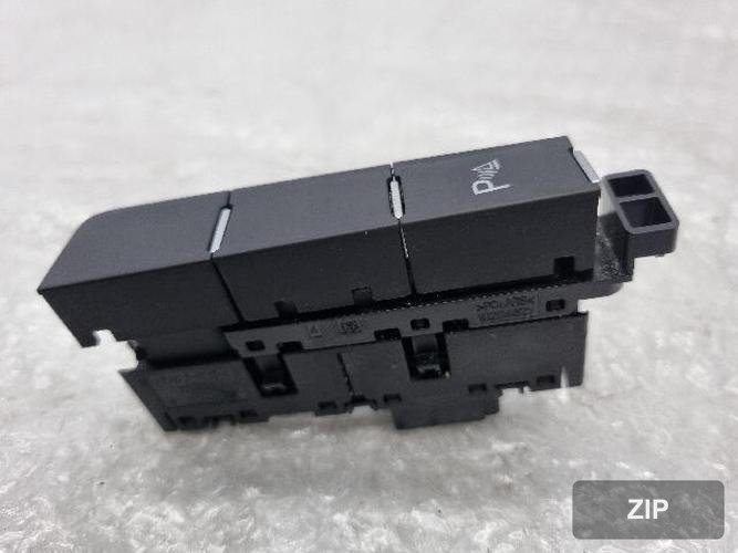 Volkswagen Golf 2015 — кнопка парковочного датчика 5G1 927 230 E