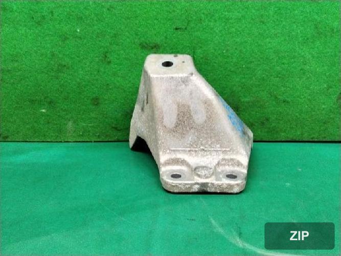 BMW 5 серия 2016 — кронштейн 6781242