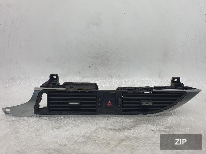 Audi A7 2012 — центральный дефлектор воздуховода 4G0941509