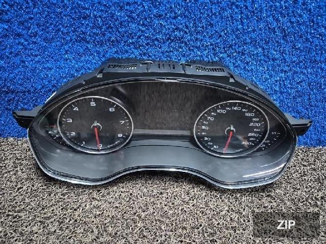 Audi A6 2012 — приборная панель 4G8920931