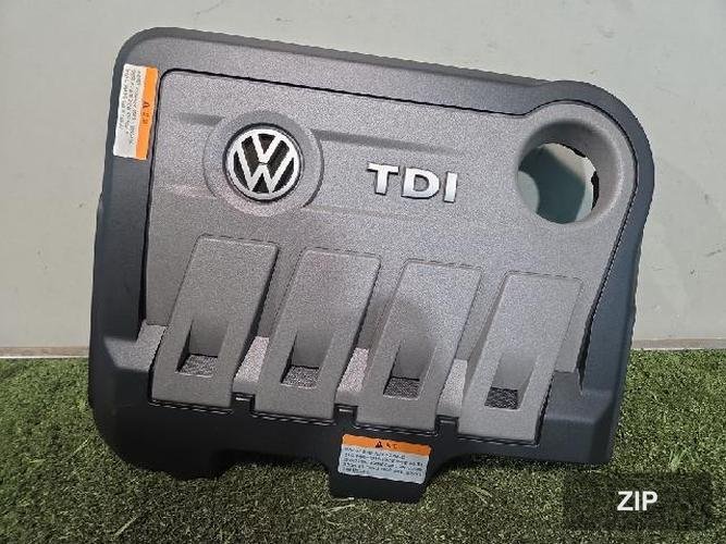 Volkswagen Passat 2015 — крышка двигателя