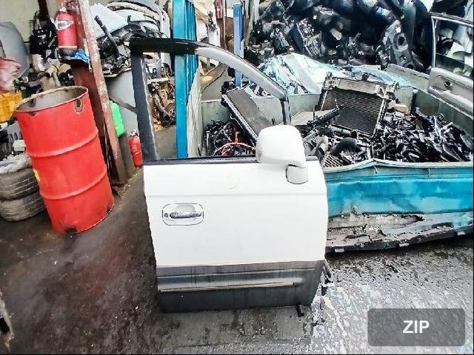 Hyundai Trajet 2004 — дверь передняя правая
