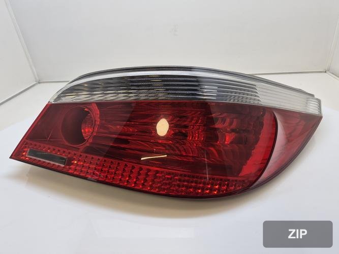 BMW 5 Series 2004 — фонарь задний правый (наружный) 6923306