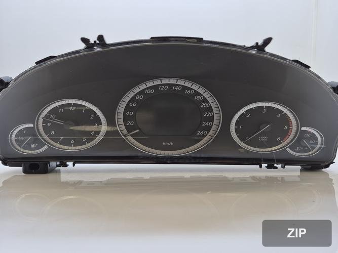 Mercedes-Benz E-Class 2009 — приборная панель (A2129007503)