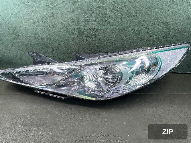 Hyundai Sonata 2013 — фара левая