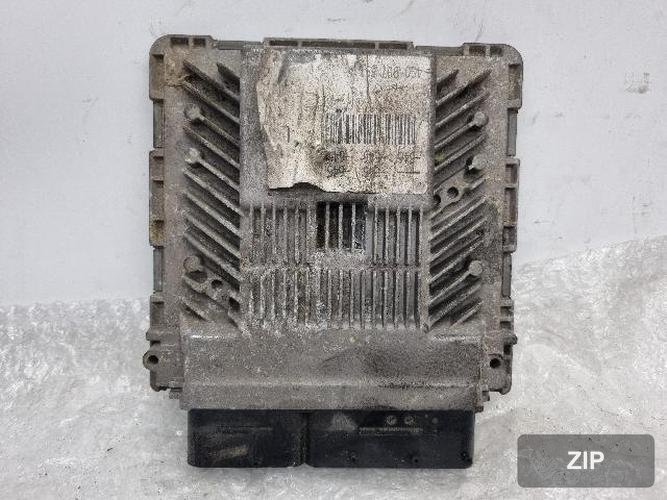Audi A7 2012 — блок управления двигателем ECU 4G0 907 551 A