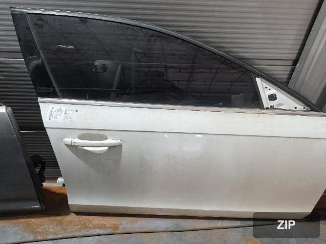 Audi A4 2015 — передняя дверь правая 8K0831052J