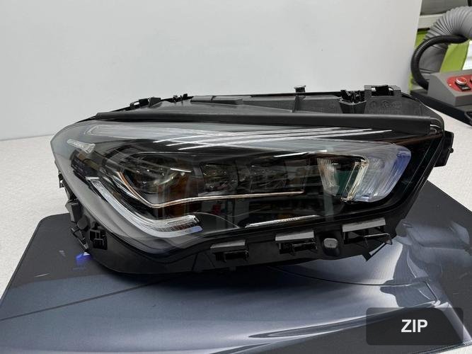 Mercedes-Benz CLA-класс 2020 — фара правая (восстановленная)