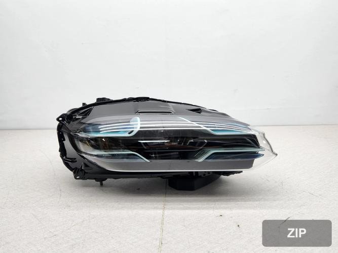 Porsche Taycan 2021 — фара правая (восстановленная)