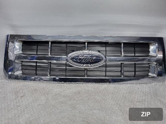 Ford Escape 2009 — решетка радиатора 8L84-8A164-AHW