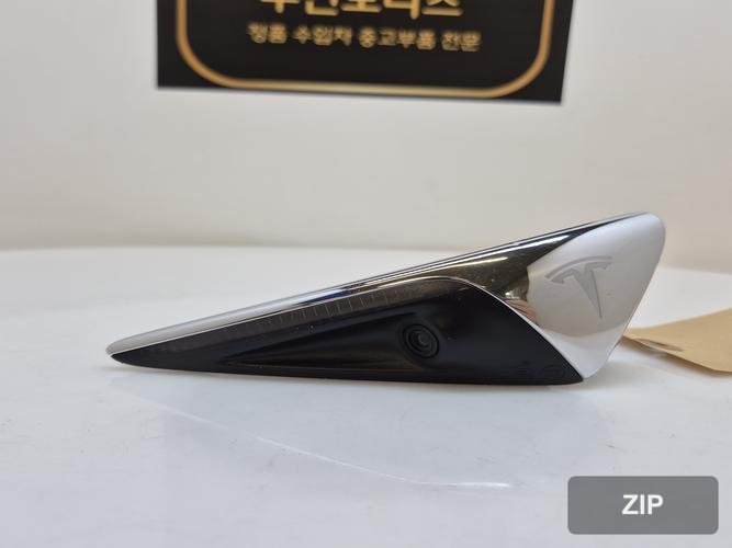 Tesla Model 3 2020 — боковая камера пассажира 149586501A